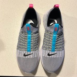 Nike Men's React Phantom Run Flyknit 2
Running Shoes, Size 11.5, gray/blue/pink